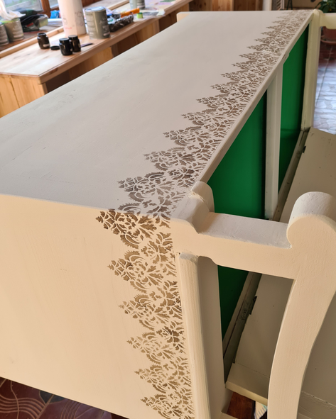 Stencilett is, vizespadot!